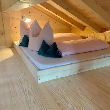 Exklusive Chaletwohnung Mit Offener Galerie Apartment