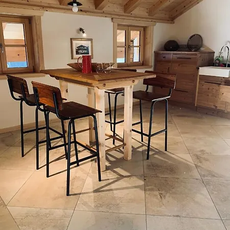 Apartment Exklusive Chaletwohnung Mit Offener Galerie